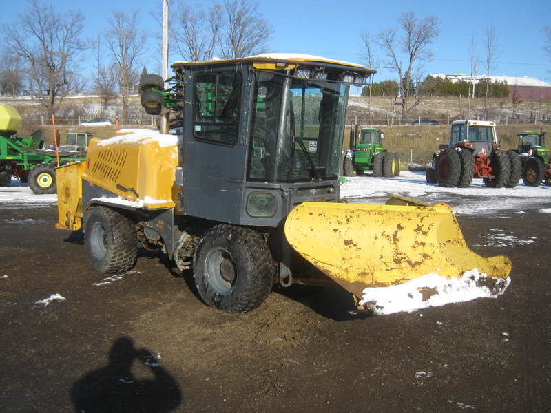 BRYAN'S FARM RPM Tech Cameleon Sidewalk Plow